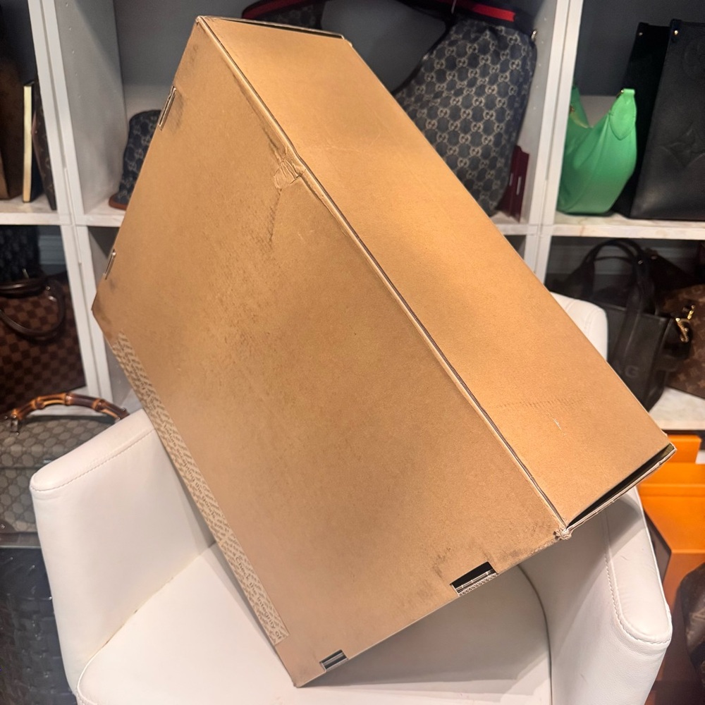 Gucci Designer Shipping Box - Picture 6 of 7